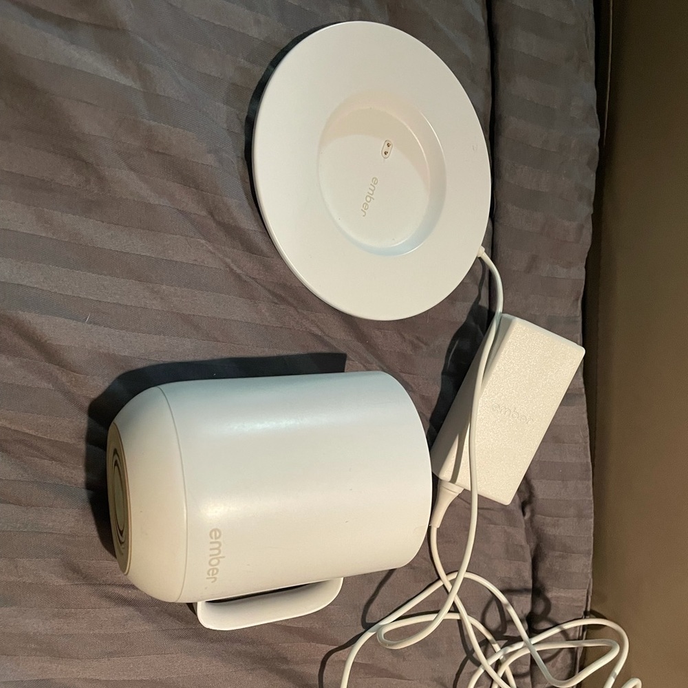 White ember heating coffee cup